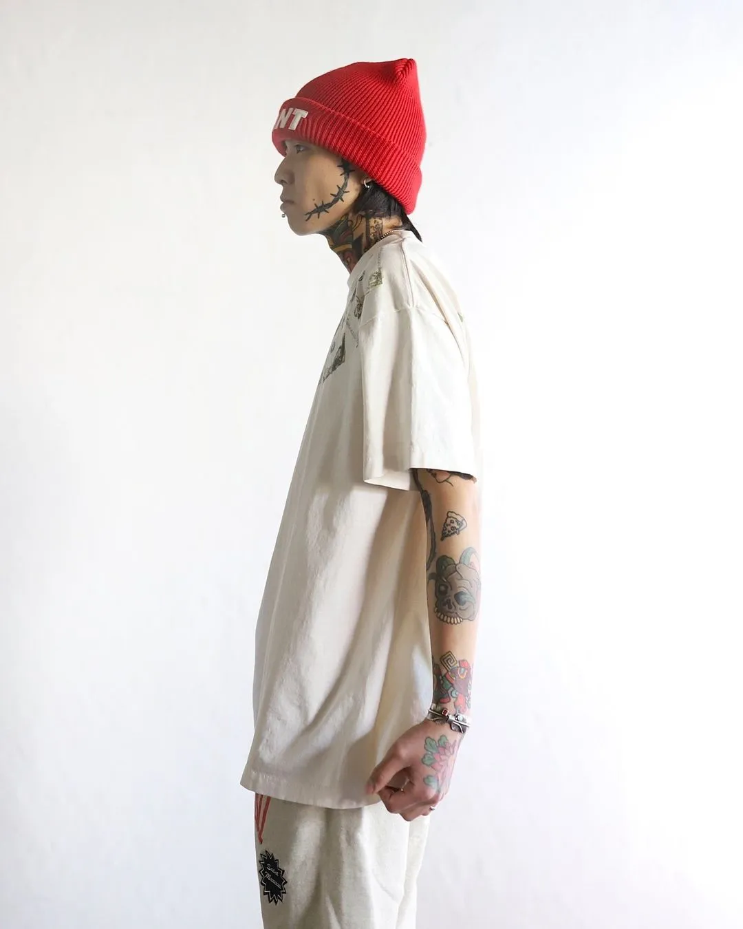 SAINT Mxxxxxx MONEY TEE/WHT dollar necklace, retro short-sleeved, off-white S-XL, ready-to-wear, washed and distressed, authentic level printing, correct accessories/with little angel logo